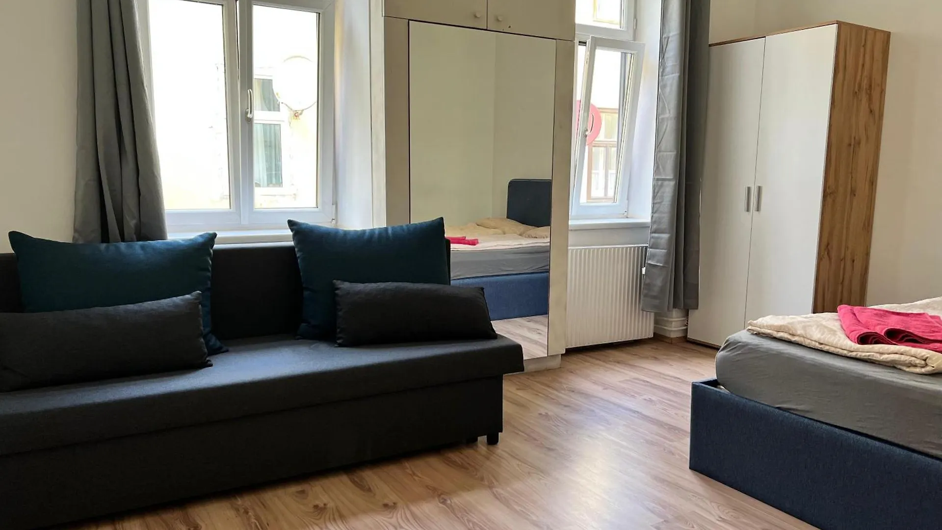 Comfortable 4Br Shared Apt Perfect For Groups & Friends Vienna Apartment