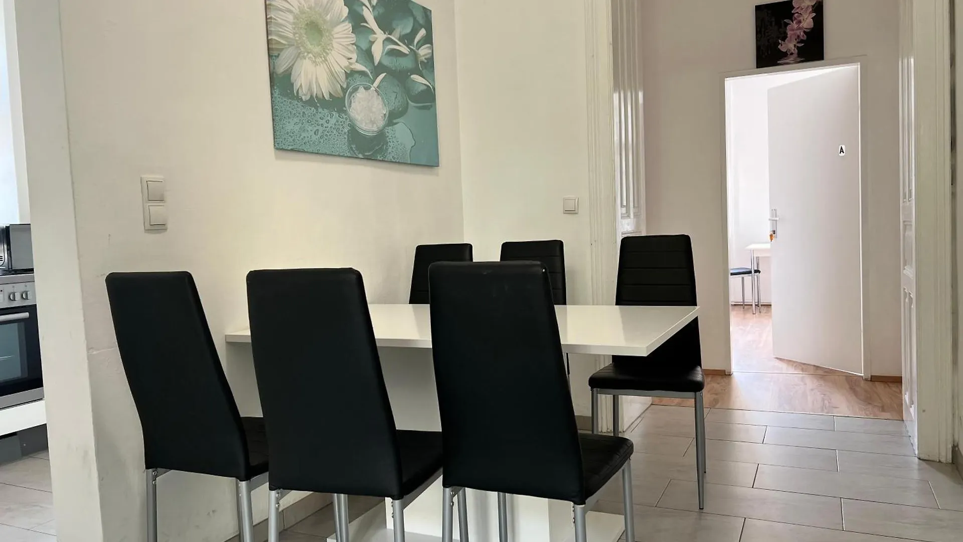 Comfortable 4Br Shared Apt Perfect For Groups & Friends Vienna 0*,